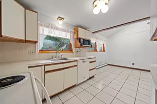 5 Anderson St, Peabody, MA 01960 - Photo 10
