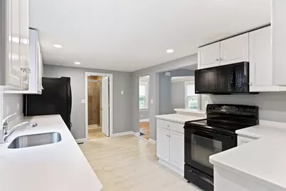 13 Walnut St, Foxboro, MA 02035 - Photo 14
