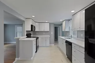 13 Walnut St, Foxboro, MA 02035 - Photo 12
