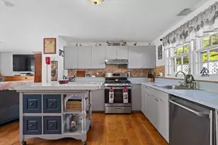5 Caroline Dr, Bellingham, MA 02019 - Photo 10