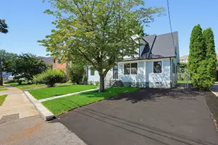 17 Kilburn Rd, Newton, MA 02465 - Photo 18