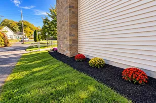102 Casino Ave, Chicopee, MA 01013 - Photo 22