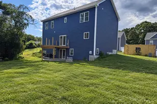 27 Bronson St, Fall River, MA 02721 - Photo 2