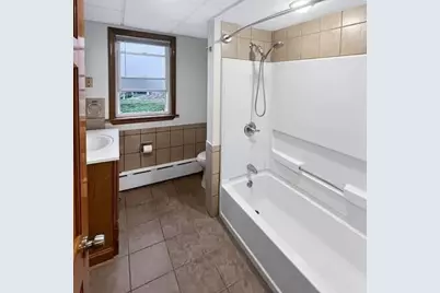 32 Oliver St #2, Southbridge, MA 01550 - Photo 4