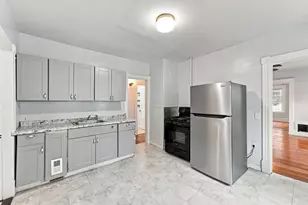 190 Oak St, Springfield, MA 01151 - Photo 2
