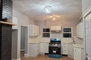 17 Warren St, Peabody, MA 01960 - Photo 2