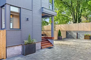 6 Holworthy Terrace, Cambridge, MA 02138 - Photo 2