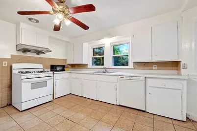 89 Dutton St, Malden, MA 02148 - Photo 2