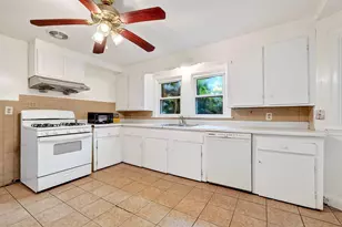 89 Dutton St, Malden, MA 02148 - Photo 2