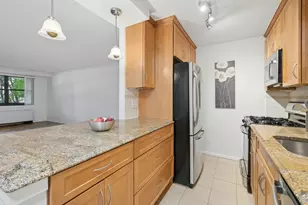 9 Hawthorne Pl, Boston, MA 02114 - Photo 1