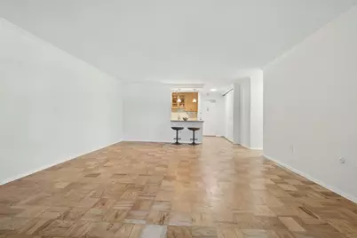 9 Hawthorne Pl #2J, Boston, MA 02114 - Photo 4