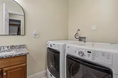 11 Blossom St, Lowell, MA 01852 - Photo 14