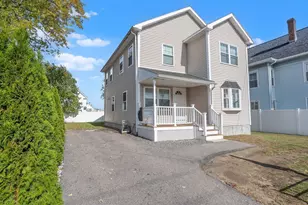 11 Blossom St, Lowell, MA 01852 - Photo 2