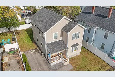 11 Blossom St, Lowell, MA 01852 - Photo 4