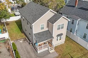 11 Blossom St, Lowell, MA 01852 - Photo 4