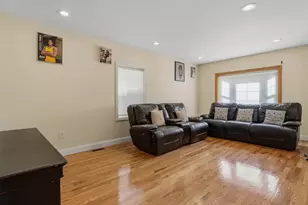 11 Blossom St, Lowell, MA 01852 - Photo 6