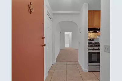 12 Shrewsbury Green Dr #C, Shrewsbury, MA 01545 - Photo 2