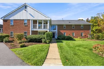 36 Jessica Dr #E, Stoughton, MA 02072 - Photo 2