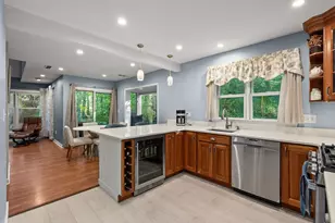 16 Holly Ct, Rockland, MA 02370 - Photo 6