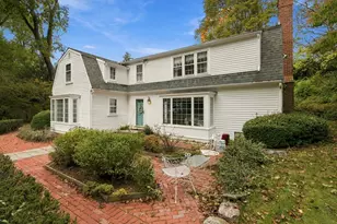 102 Central St, Hingham, MA 02043 - Photo 2