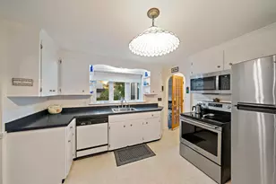 641 Commercial St, Weymouth, MA 02189 - Photo 10