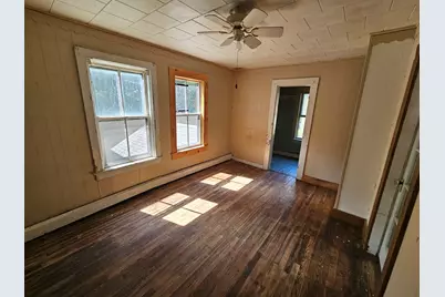28 Carpenter St, Warren, MA 01083 - Photo 8