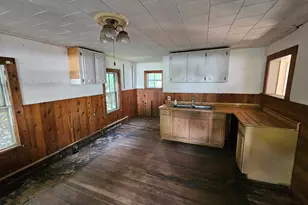28 Carpenter St, Warren, MA 01083 - Photo 6