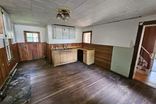 28 Carpenter St, Warren, MA 01083 - Photo 4