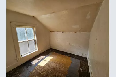 28 Carpenter St, Warren, MA 01083 - Photo 12