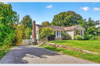 32 Winter St, Marlborough, MA 01752 - Photo 2