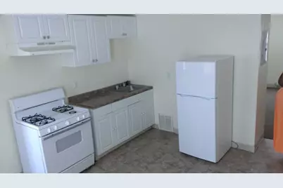 119 Wade St #2B, Fall River, MA 02721 - Photo 4