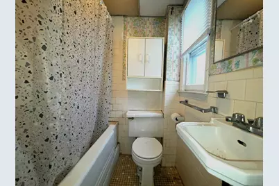 4 Upham St, Salem, MA 01970 - Photo 16