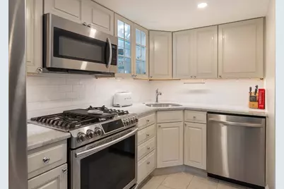 7 Concord Sq #1, Boston, MA 02118 - Photo 6