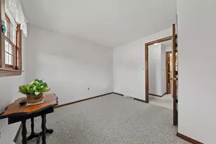 5 Bamberg Dr, Woburn, MA 01801 - Photo 14