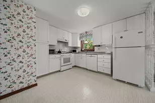 5 Bamberg Dr, Woburn, MA 01801 - Photo 12
