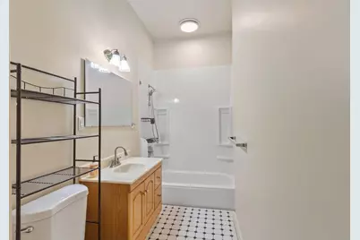 104 Tenth #1R, Lowell, MA 01850 - Photo 14