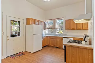 104 Tenth #1R, Lowell, MA 01850 - Photo 6