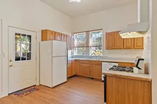 104 10th, Lowell, MA 01850 - Photo 6