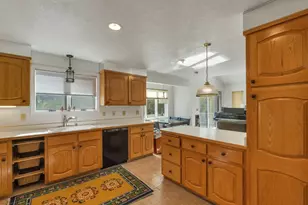 63 Drew Woods Dr, Derry, NH 03038 - Photo 6