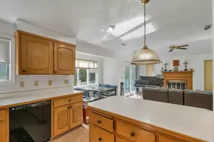 63 Drew Woods Dr, Derry, NH 03038 - Photo 10