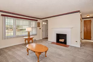 65 Ridgeway Dr, Agawam, MA 01030 - Photo 4