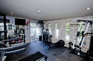 688 S West St, Agawam, MA 01030 - Photo 20