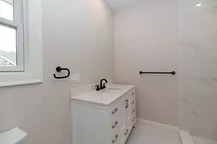 4 Mollies Ln, Gloucester, MA 01930 - Photo 10