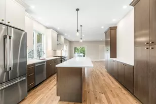 4 Mollies Ln, Gloucester, MA 01930 - Photo 2