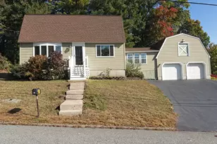 10 Pelham St, Billerica, MA 01821 - Photo 18