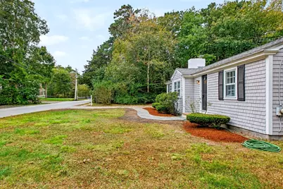 16 Lakeside Dr, Barnstable, MA 02648 - Photo 4