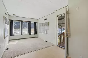 460 Collins St, Attleboro, MA 02703 - Photo 8