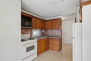 460 Collins St, Attleboro, MA 02703 - Photo 12
