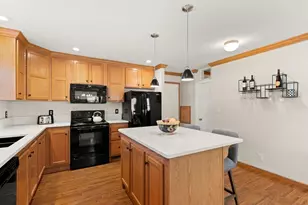 16 Skyview Dr, Brockton, MA 02301 - Photo 4