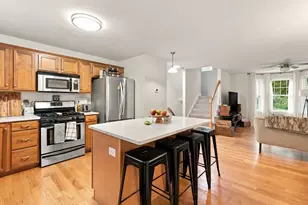 13 Mt Vernon St, Haverhill, MA 01830 - Photo 6